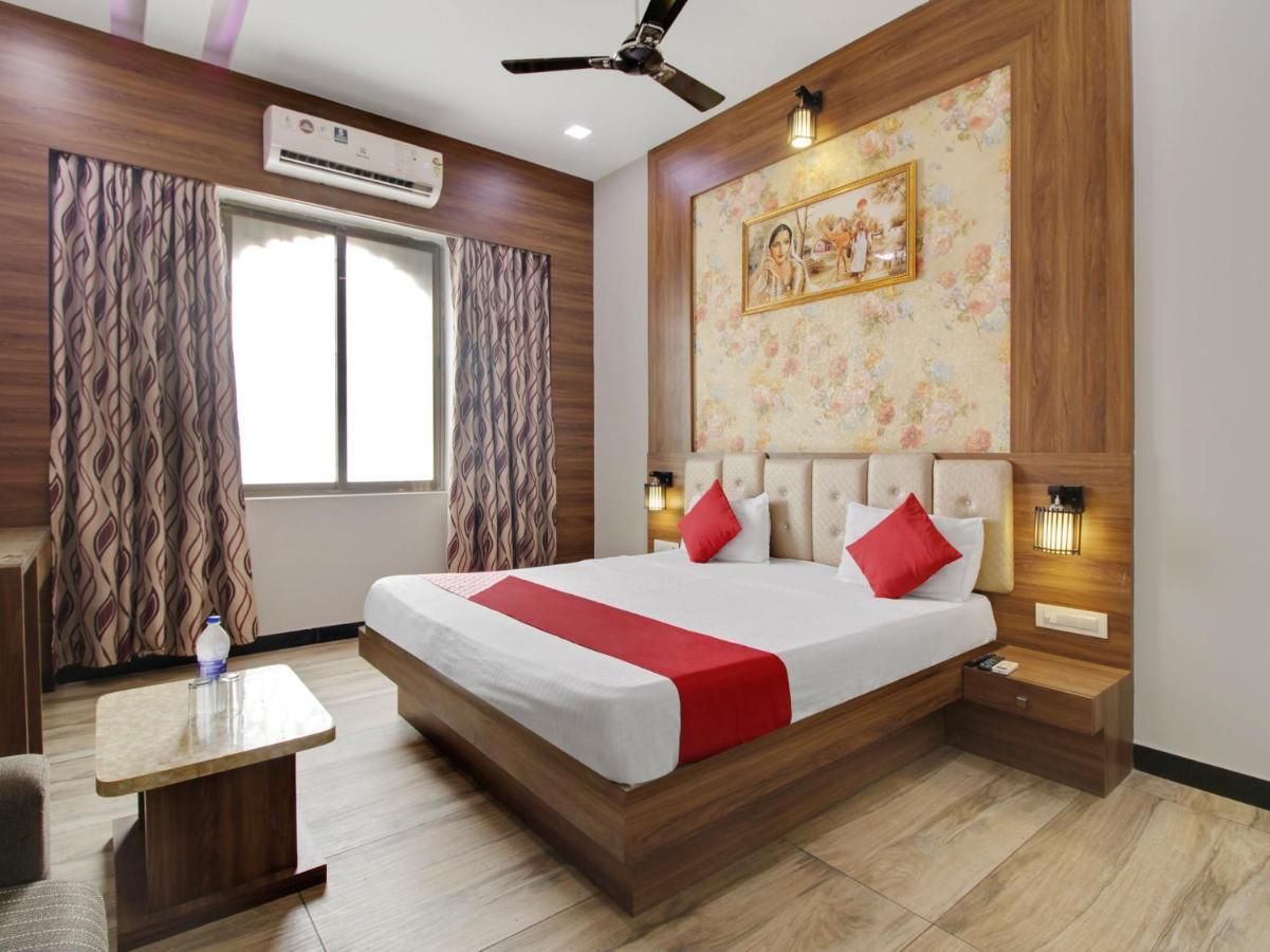 Hotel Delight Мумбай Екстериор снимка