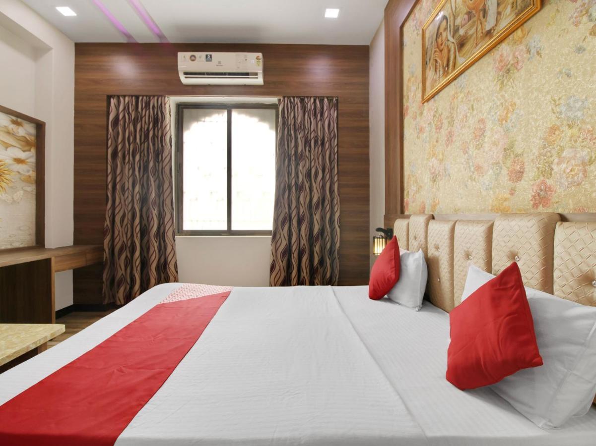 Hotel Delight Мумбай Екстериор снимка