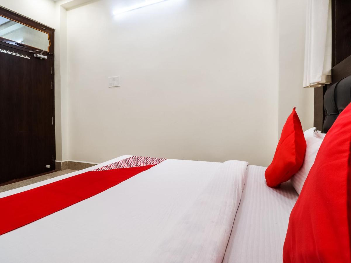 Hotel Delight Мумбай Екстериор снимка