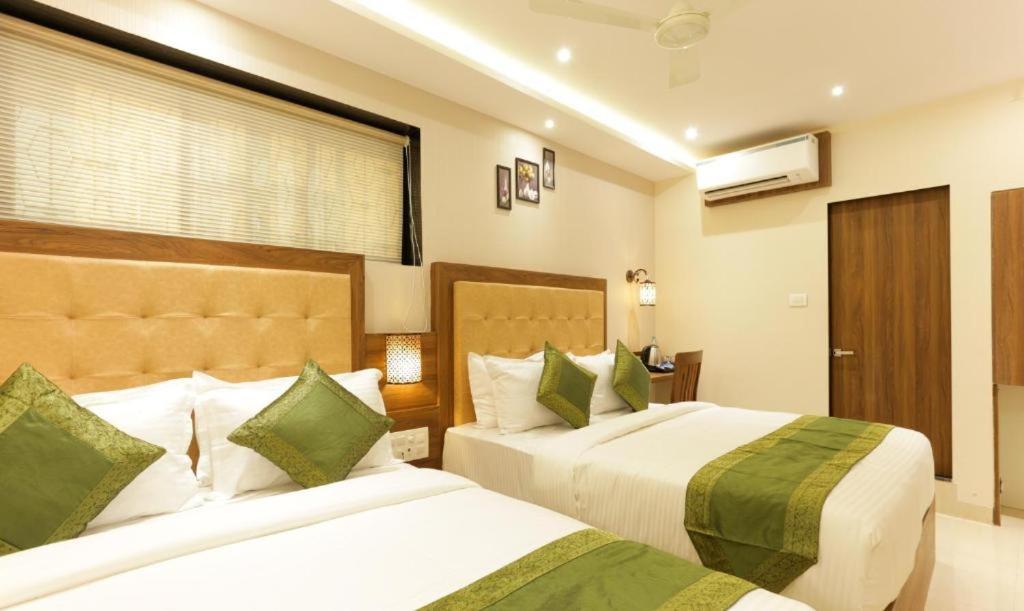 Hotel Delight Мумбай Екстериор снимка